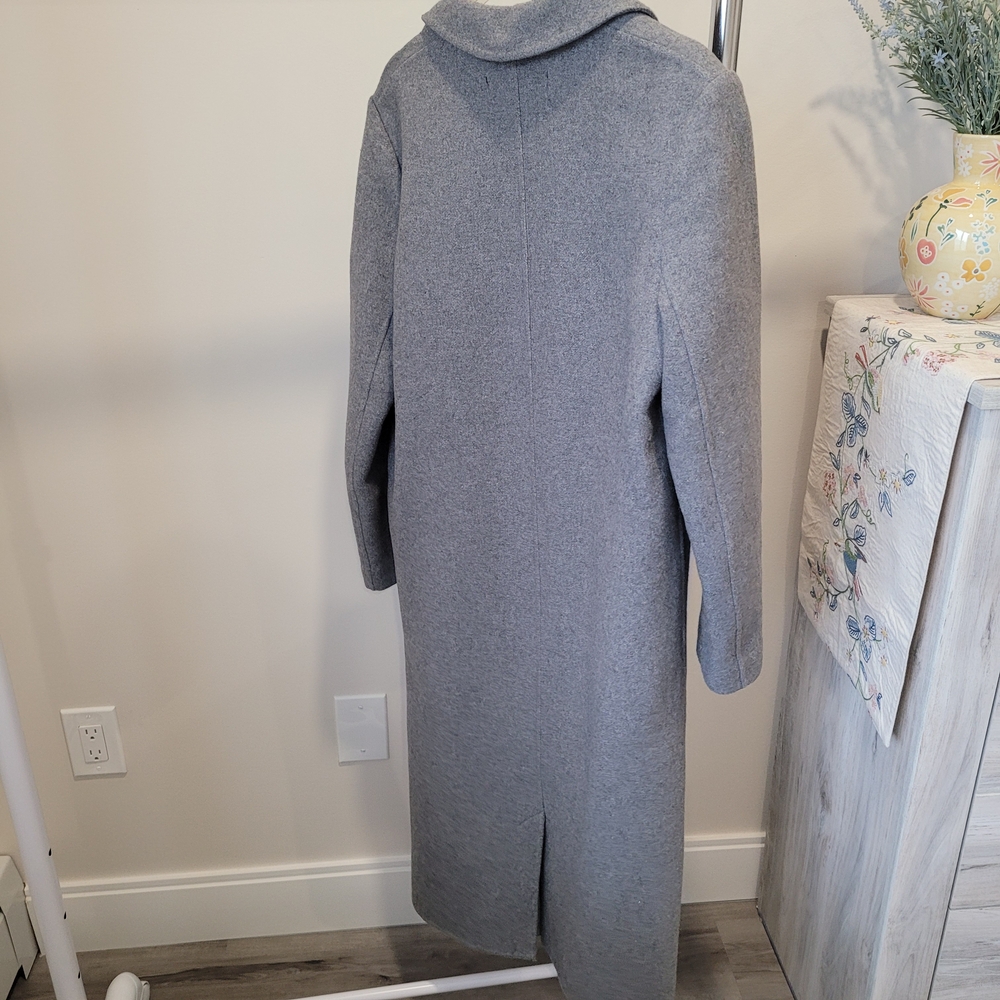Zara Women's Classic Gray Wool Coat - Picture 3 of 7